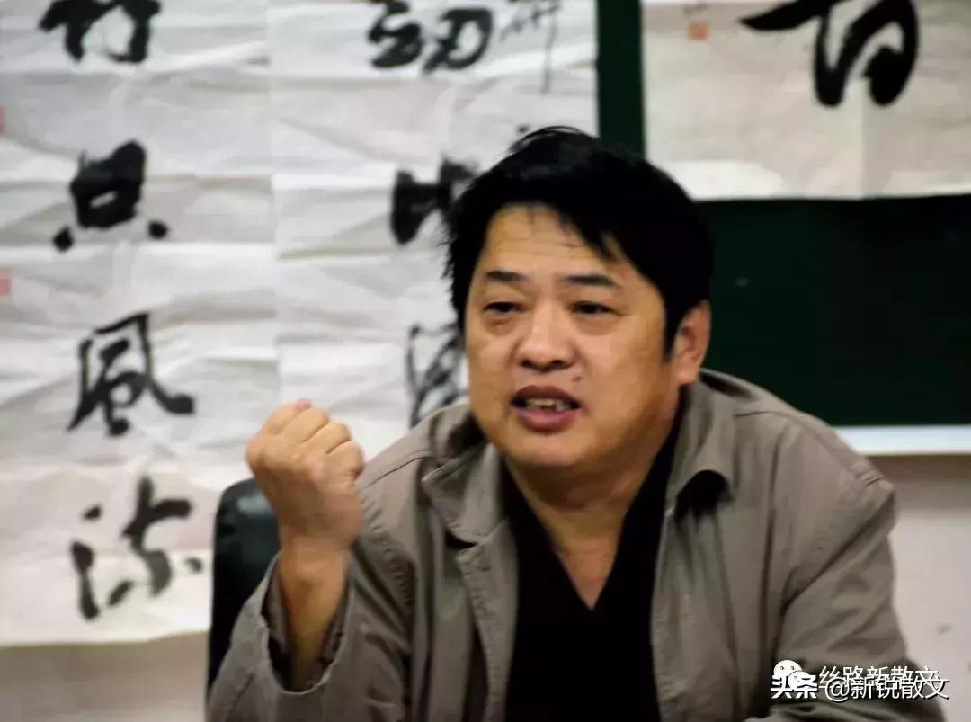 兄弟两为心爱之人大打出手,弟兄俩大打出手父母偏心