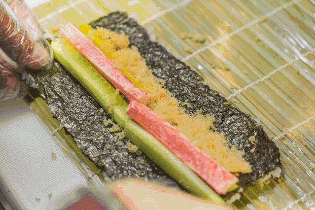 在昆明这家日料店，吃个寿司居然被“烫”到嘴