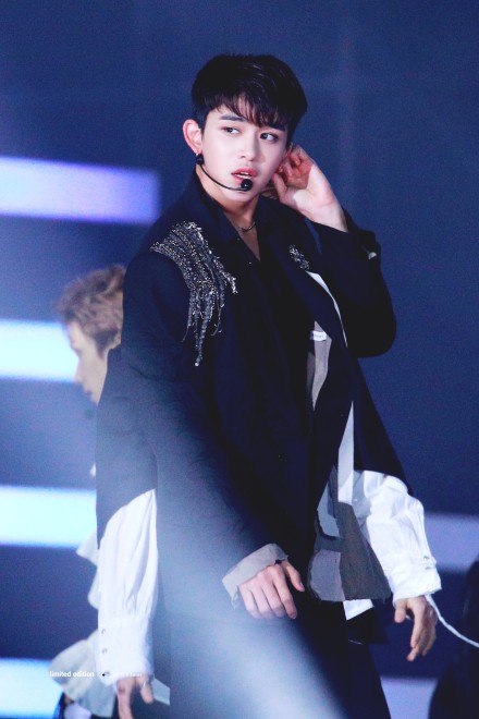 nct刚出道和exo同台,nct追星成功exo