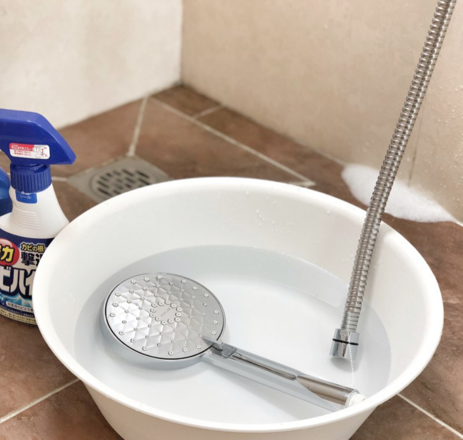 洗了十多年冷水澡,你都想象不到用久了的花洒有多脏