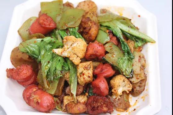 四川超级大学！坐拥15大网红餐厅，中央空调、电梯、免费网络全覆盖！