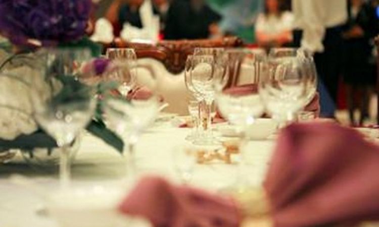 一朝春满暗香来——月溶溶《月华水光》词集