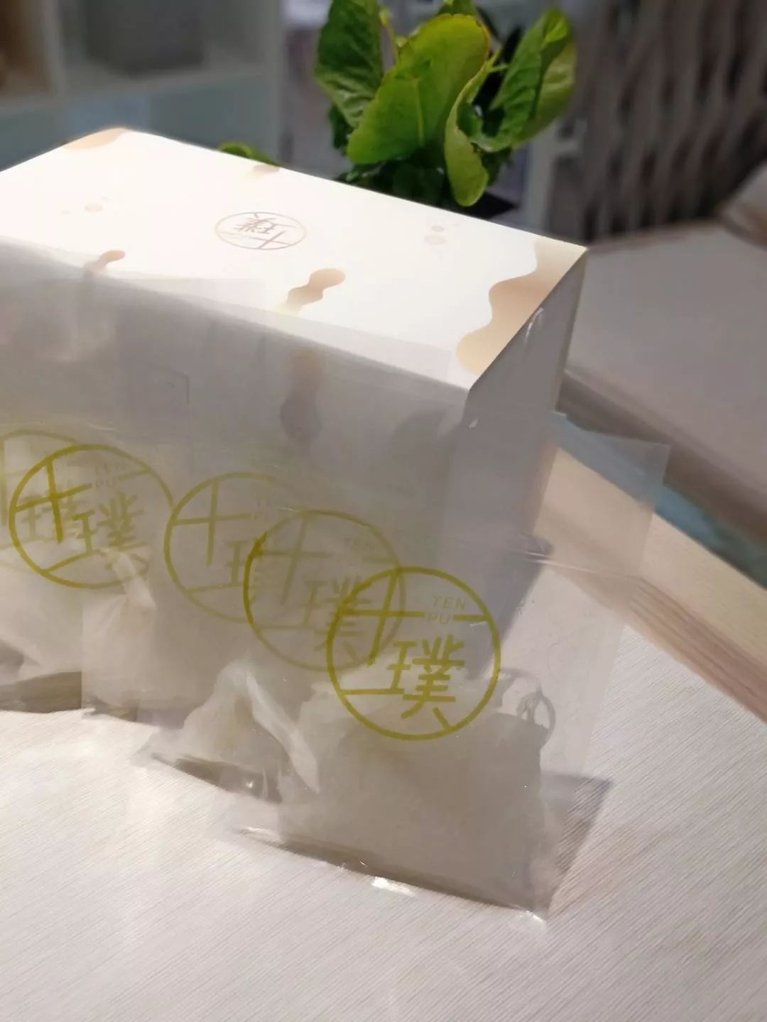 1碗炖品=1瓶神仙水！花式燕窝配送到家