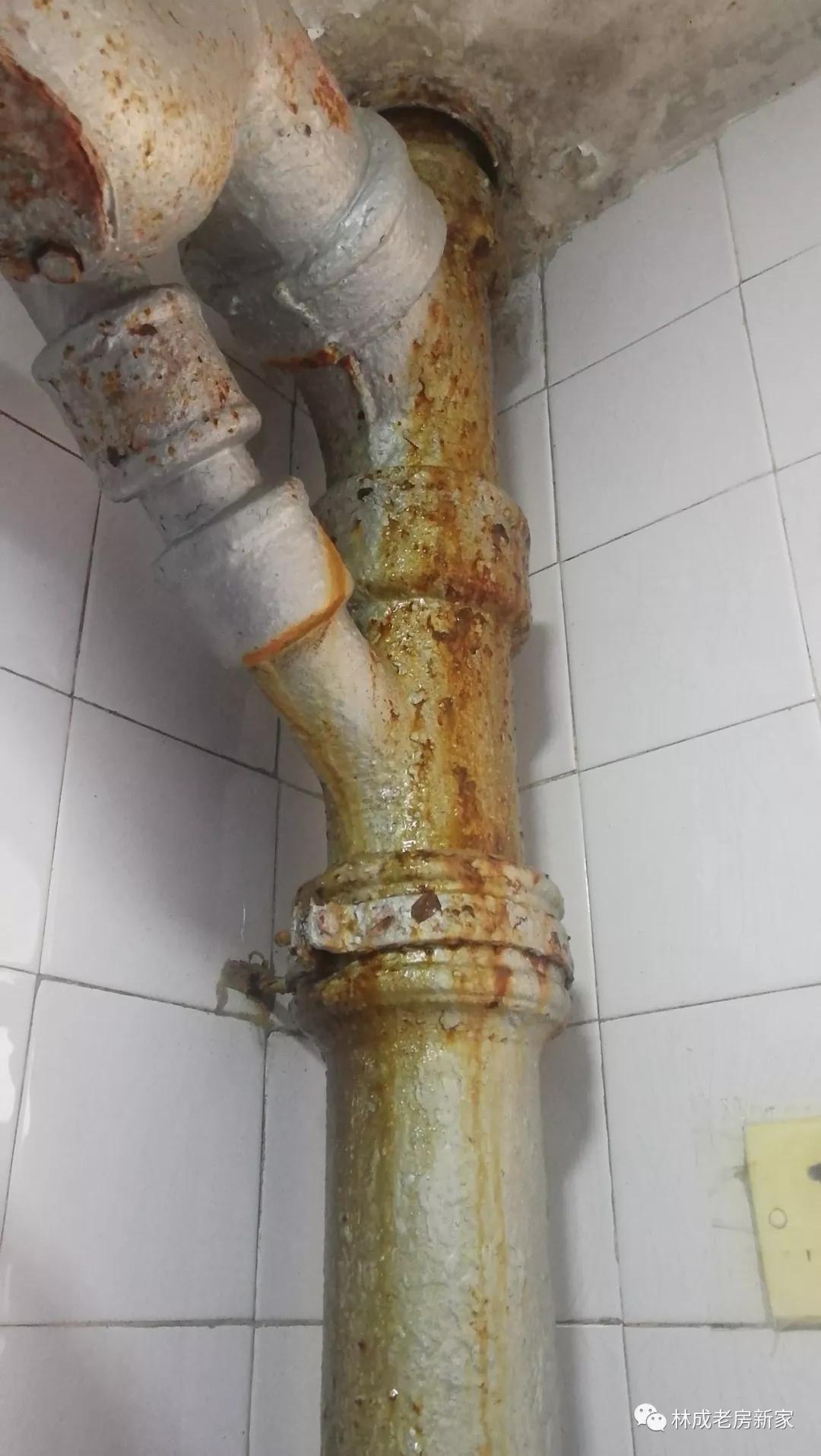 旧房铸铁管漏水怎么办,老房自来水铁管漏水