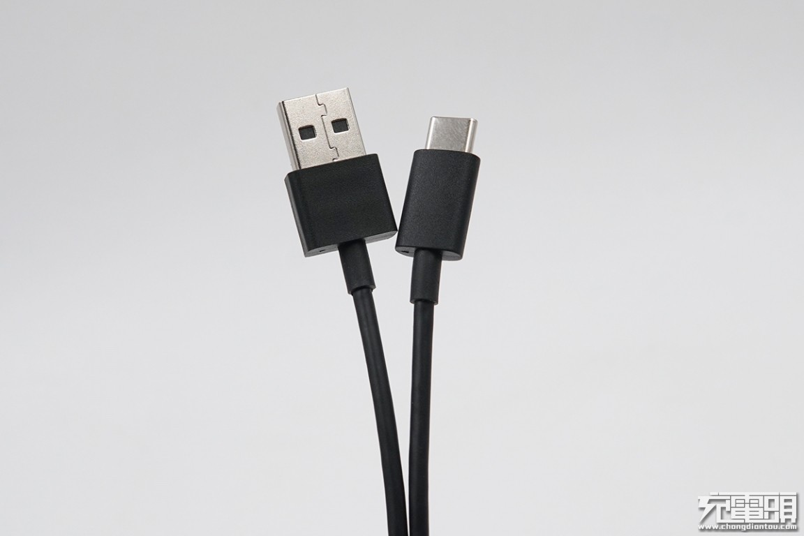 小米无线充电宝10w和30w如何选择,小米充电宝20000毫安50瓦拆箱