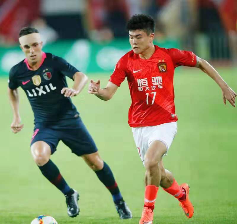 恒大新能源汽车恒驰惊艳亮相,恒驰登场恒大驶入新赛道