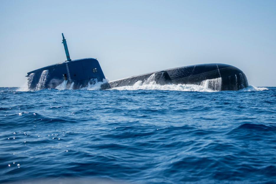 苍龙级潜艇指挥塔高度,潜艇指挥塔内部