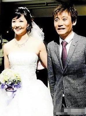 足球小子高峰,前国脚高峰和那英