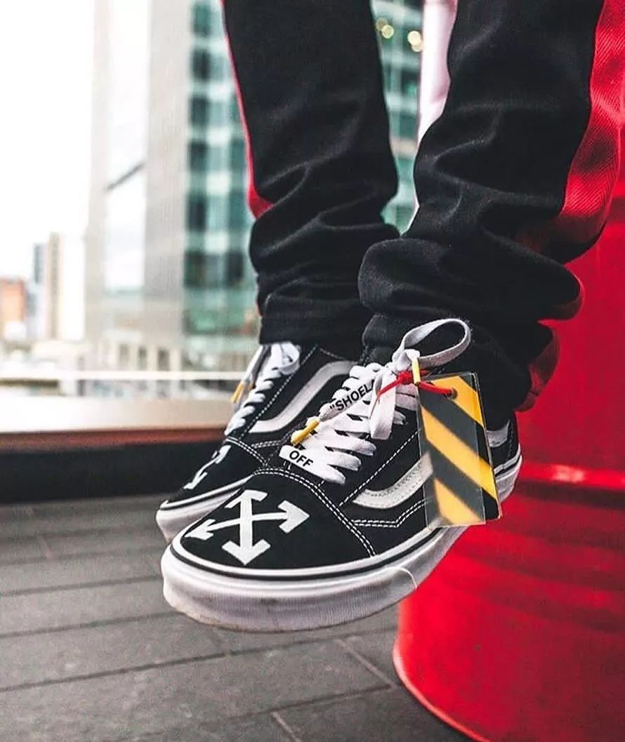 当初忍痛买的万元球鞋，被你们说拆就拆，你有想过我的感受吗？