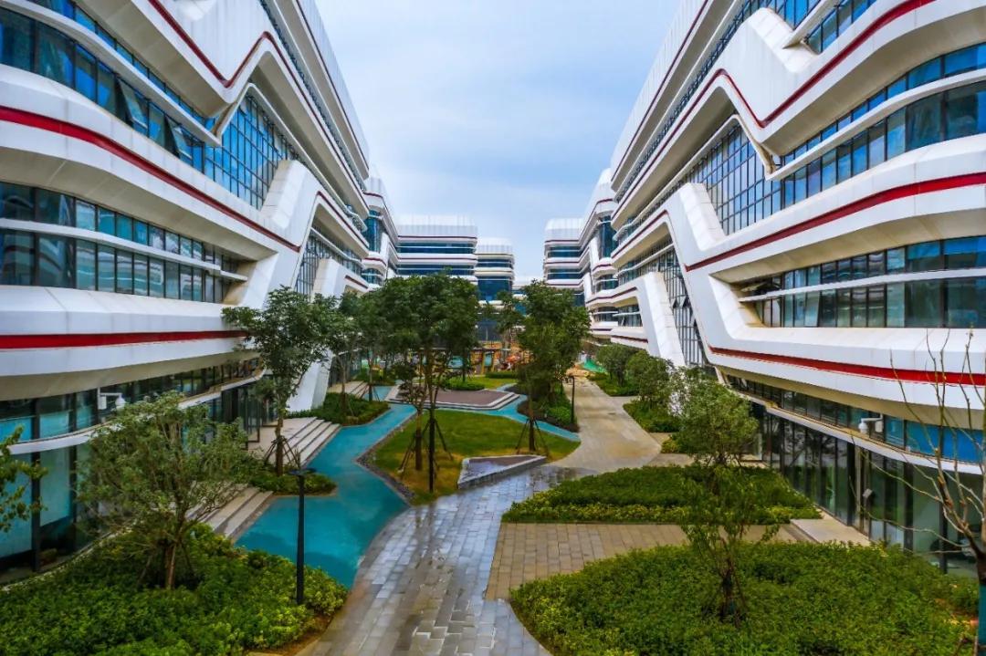 飞跃高空,见证车谷专属奇观!