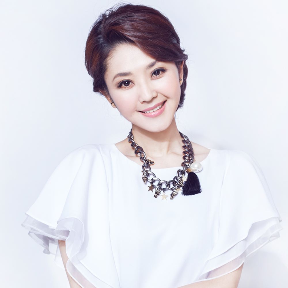 她是央视当红女主播,她是央视当红主持人