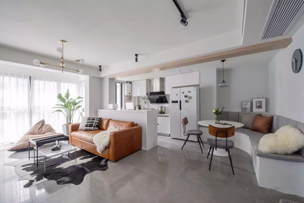 客厅地砖颜色怎么选现代简约款,冠珠摩卡灰地砖客厅效果图