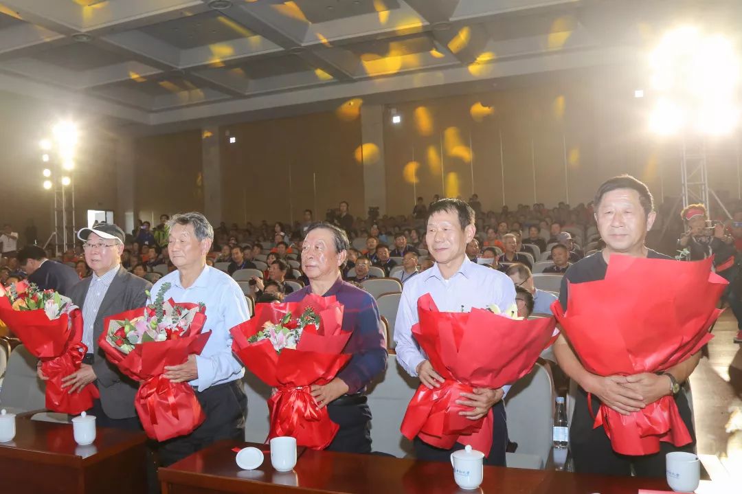 娉洰姣嶆牎,涓崡瀛﹀瓙79绾у洖姣嶆牎鎶ュ埌