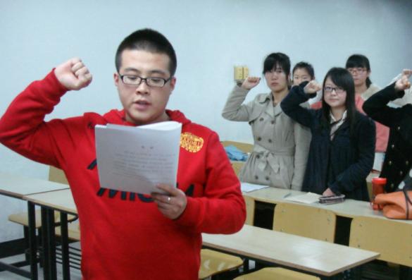 大学生入党必须满足各个要求吗,现在的大学生入党到底是为了什么