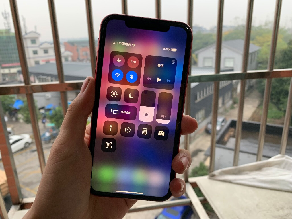 iphone11重度使用一天几充,iphone11重度游戏耗电测评