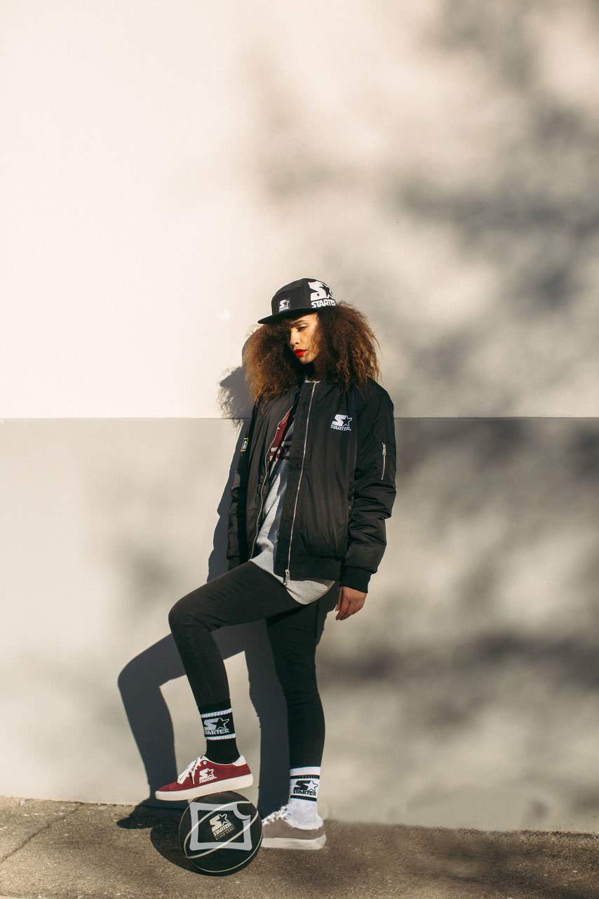 马丁靴就要过时了，今年流行穿鸳鸯鞋，搭风衣大衣特有范