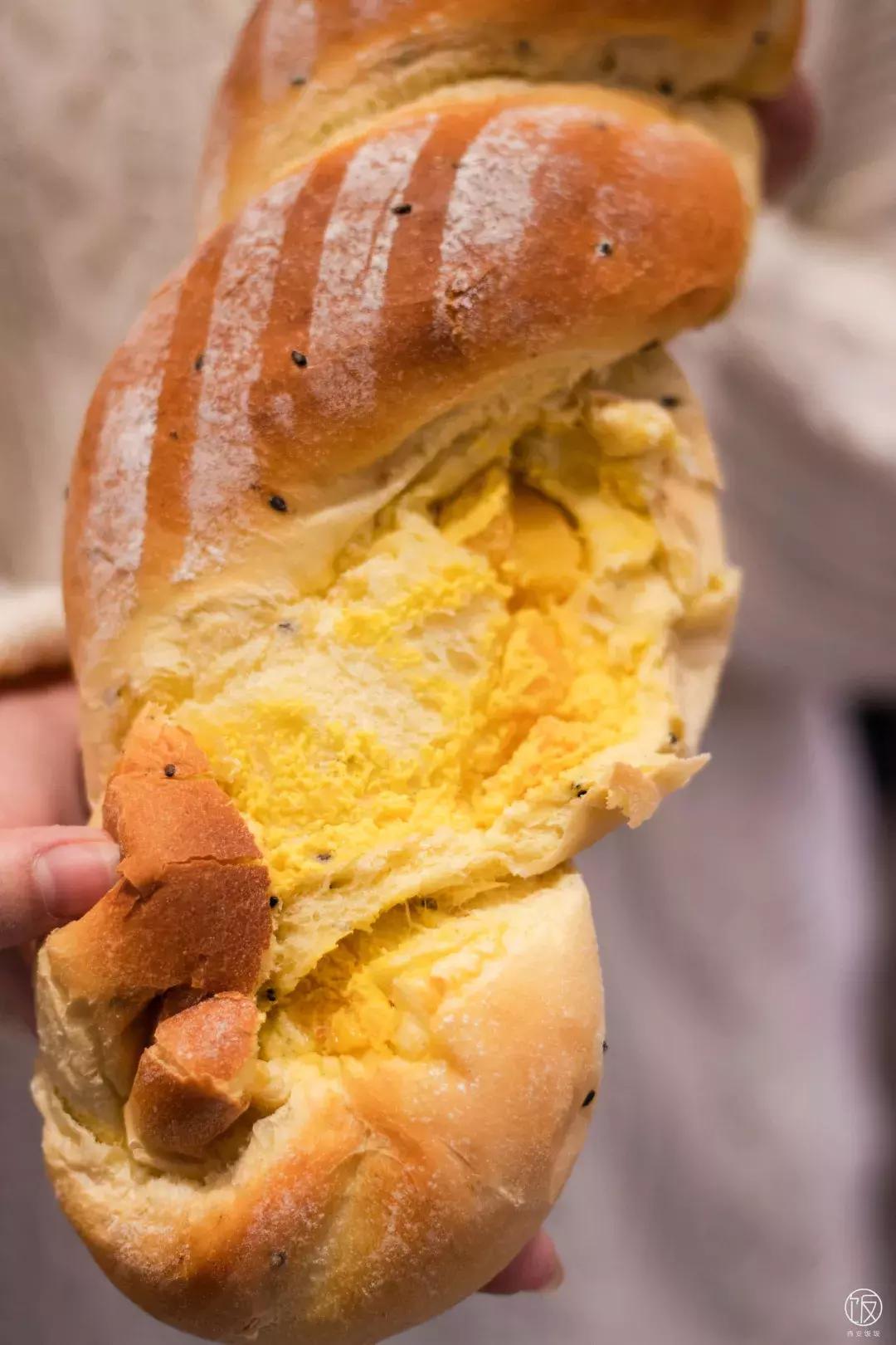 啧啧啧~都是面包，原麦山丘你又搞特殊！