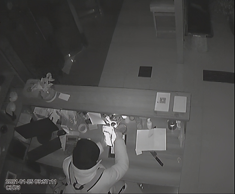 男子深夜入室盗窃被抓,男子流窜多地盗窃被抓