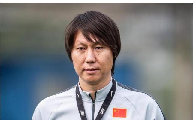 与日本、澳大利亚等强队同组,国足12强出线的概率有多大?