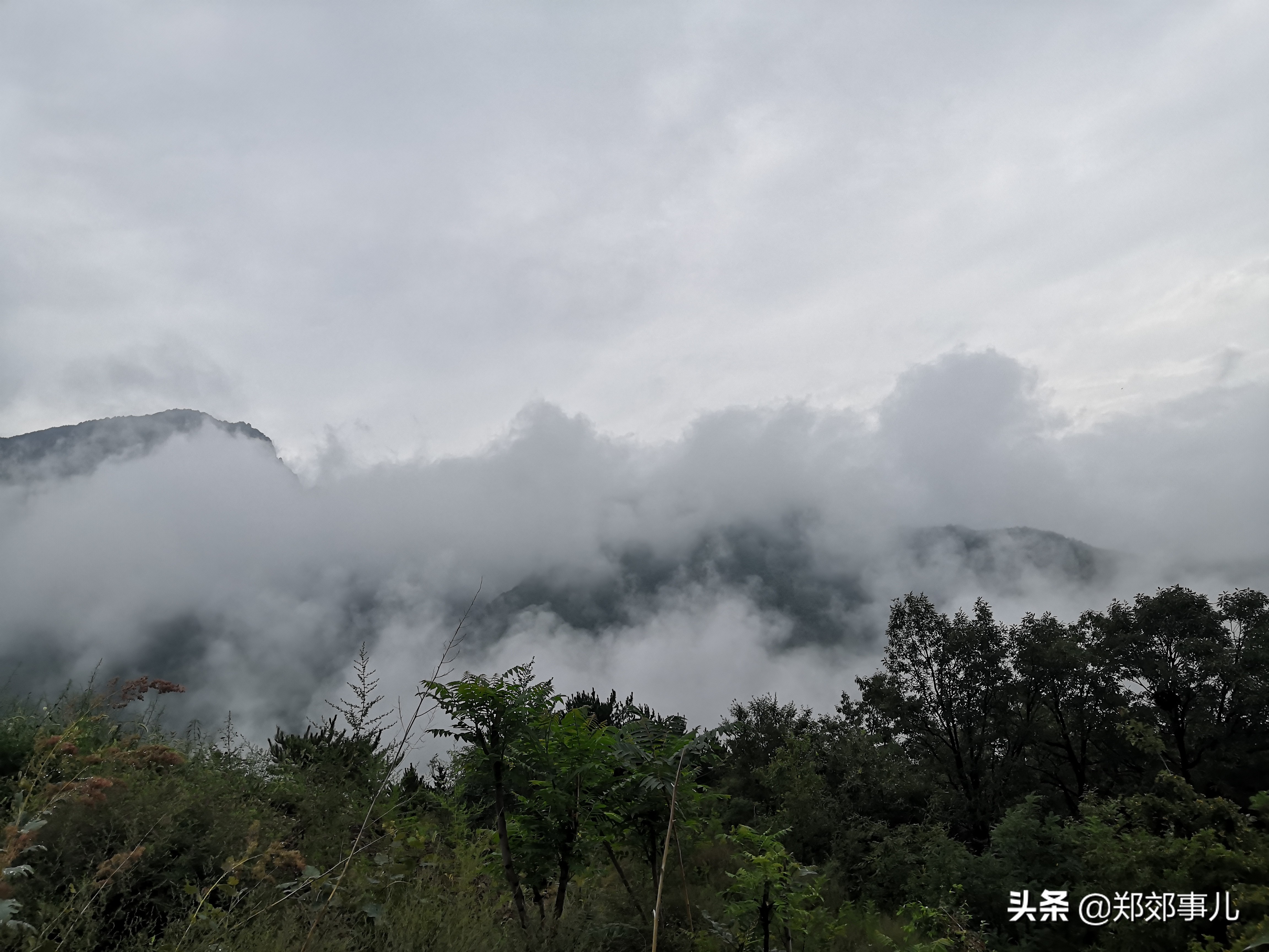 途径林州冰冰背，30元门票，还要出钱租大衣，出来人说就一洞别去