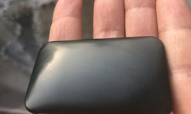 和田玉黑青籽有黑羊脂一说吗,它被誉为什么