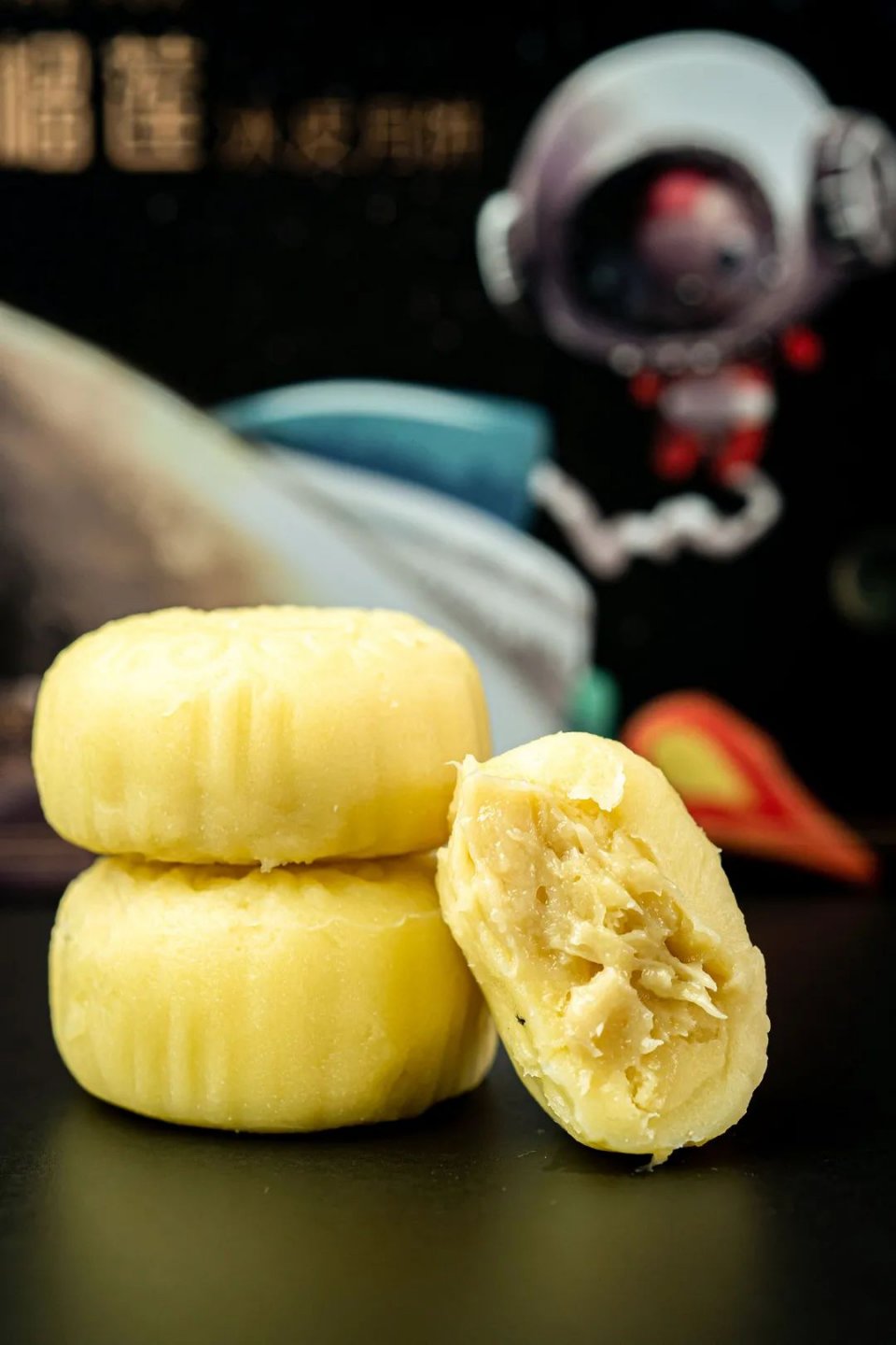 网红爆款猫山王榴莲月饼,高端榴莲猫山王榴莲冰皮月饼