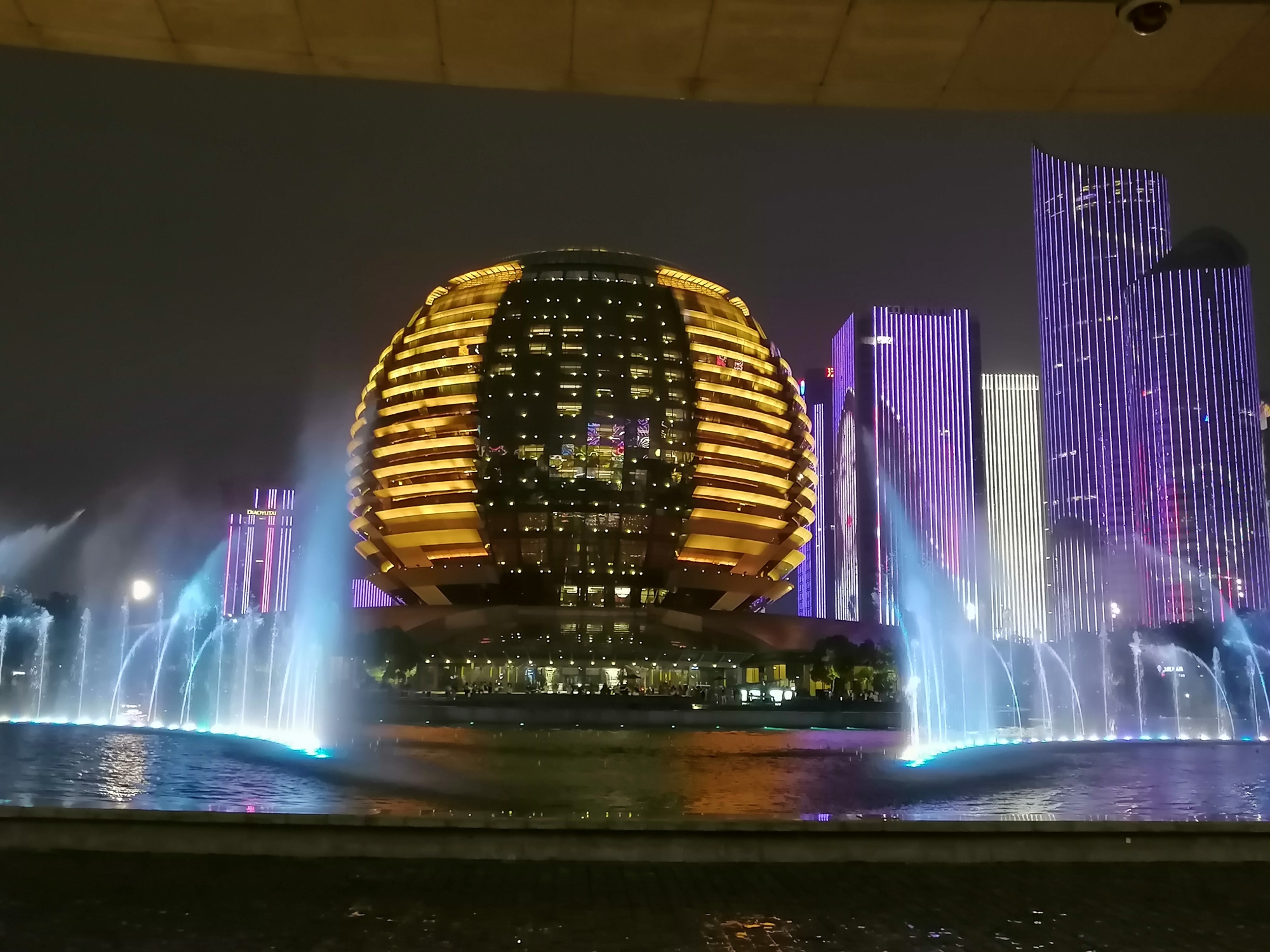 华为麦芒8测评视频,无畏前行3