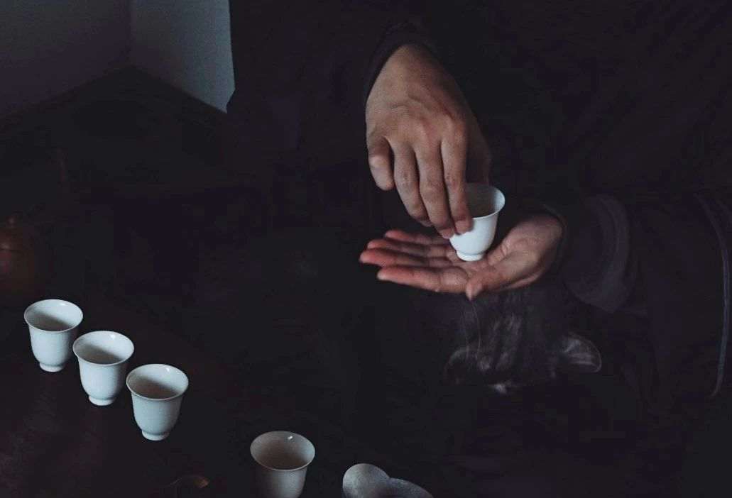 一人一茶一猫陪伴的时光,一人一茶一猫