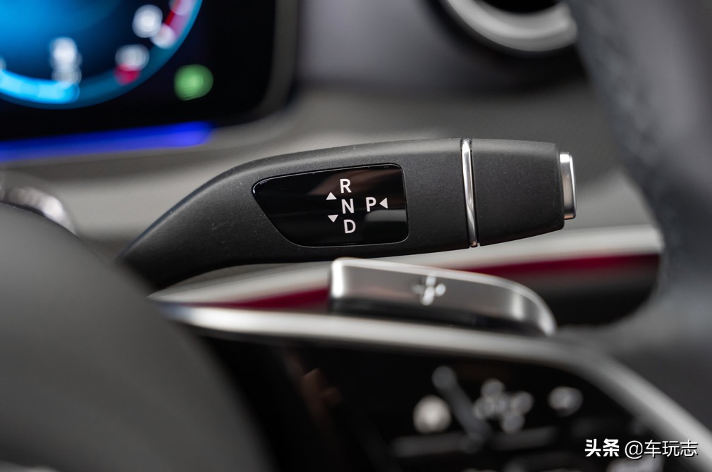 奔驰e级e200功能,2019款奔驰e级e200l运动型