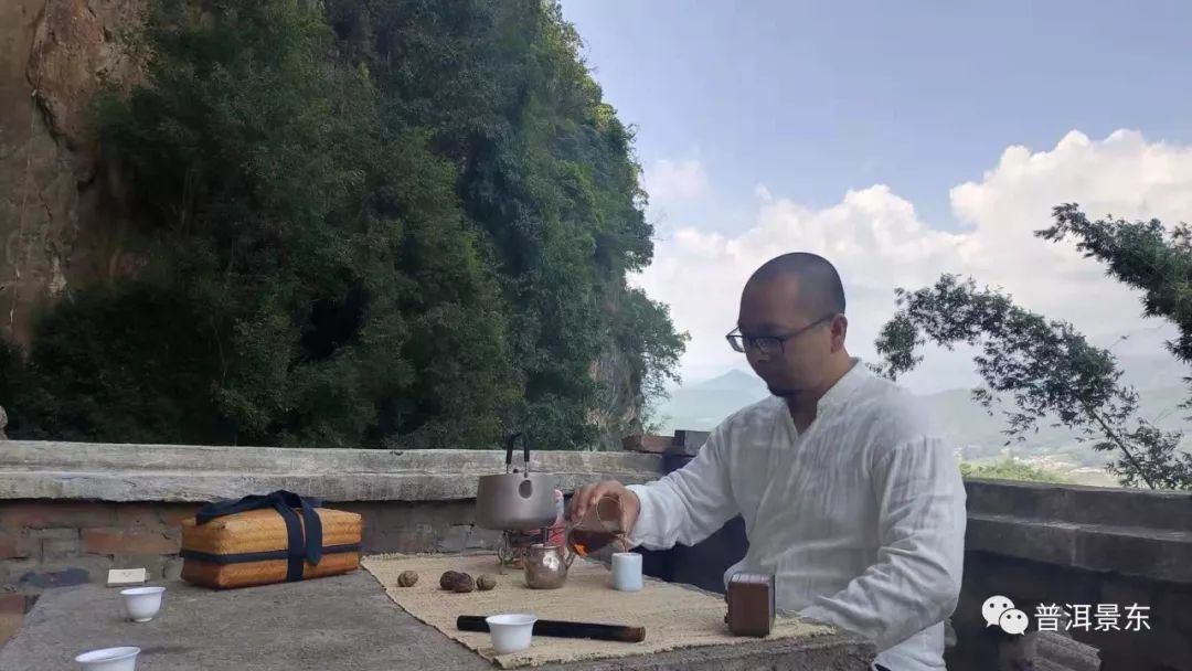 周文军:一个把茶窝子开到3个国家的景东人