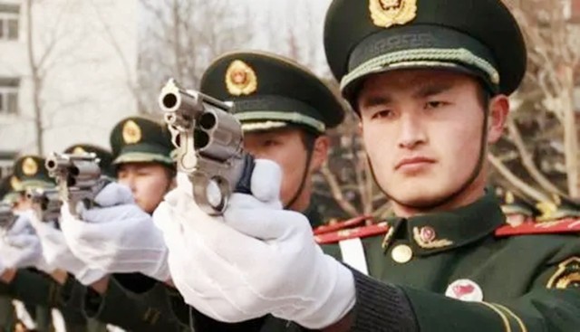 文职官员到何级别才有专门警卫员,什么级别的干部配备警卫员司机