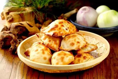 疆味地道的烤包子,好朋友们尝一尝新疆的正宗烤包子