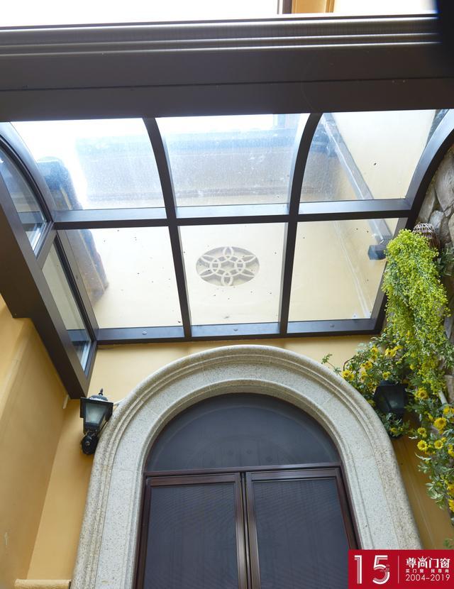 当派丽丰胜遇见尊尚——法式防腐木邂逅现代阳光房