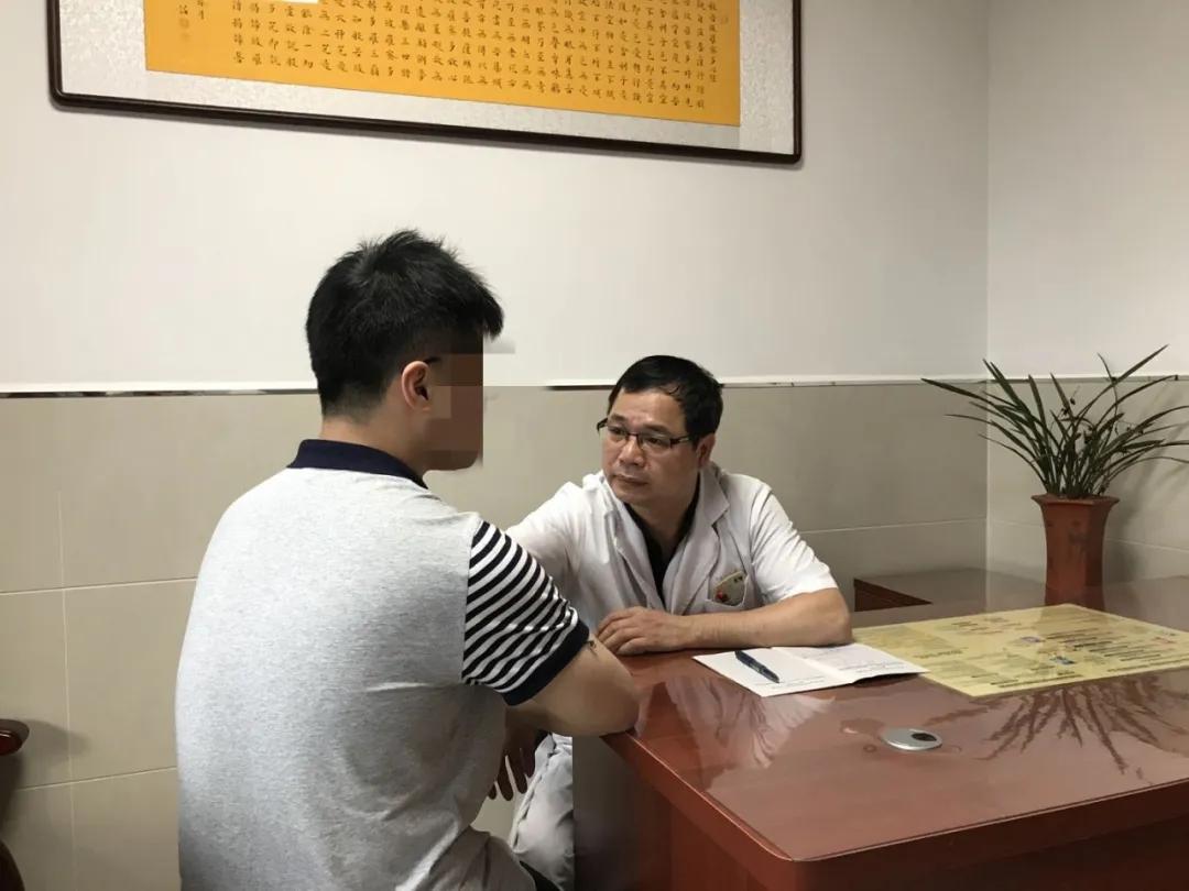 婕冲窞甯傚尰闄㈣倽鑳嗚儼鑴剧枬澶栫,婕冲窞甯傚尰闄㈢敳鐘惰吅澶栫涓讳换