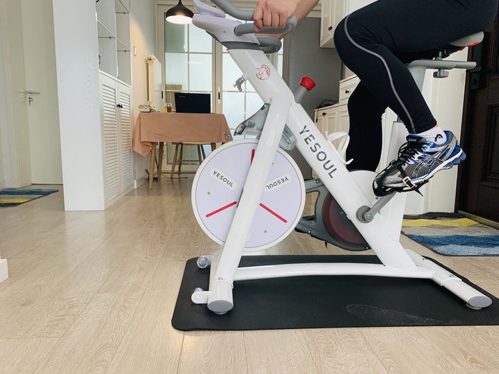 野小兽动感单车哪款比较舒适,一台动感单车