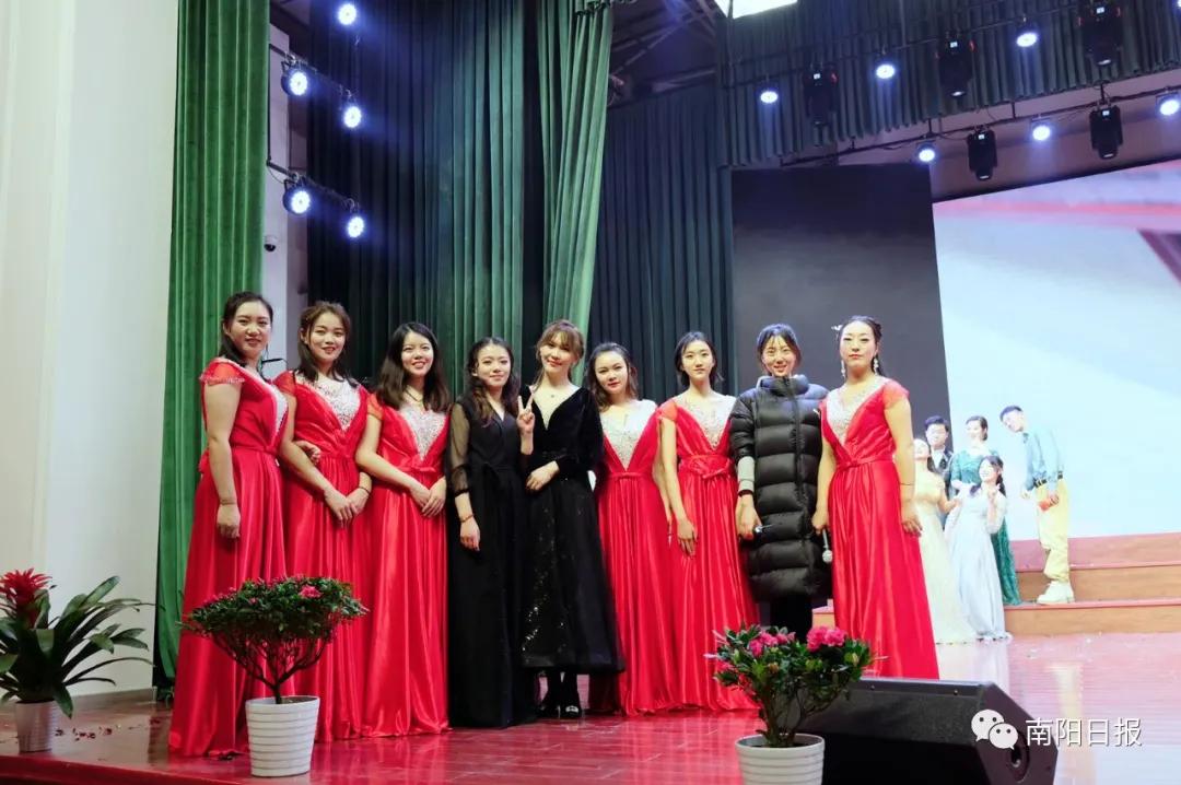 陪伴引领共同成长,南阳市第一完全学校全景校园