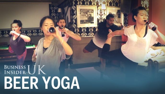 打架、裸奔在英国看场球赛,我的三观崩塌了:说好的绅士风度呢?