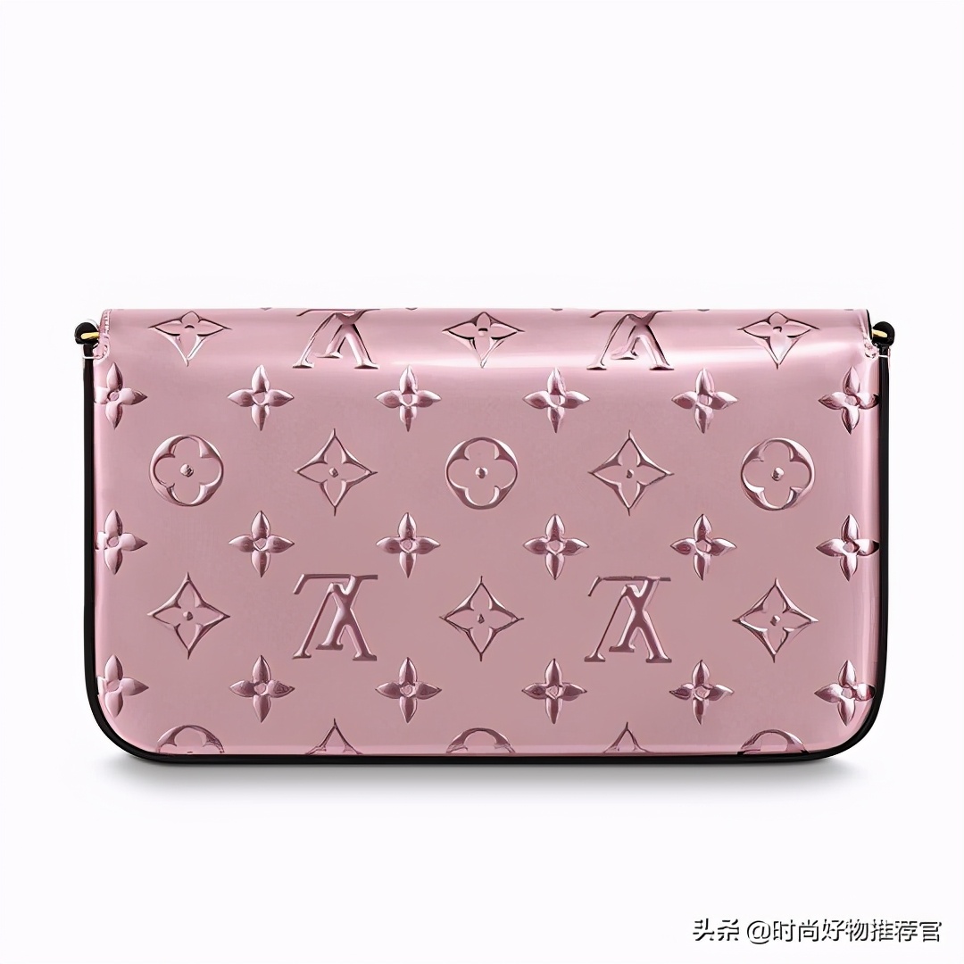 lv黑色牛皮压花邮差包新款有链条,lv新包真皮包