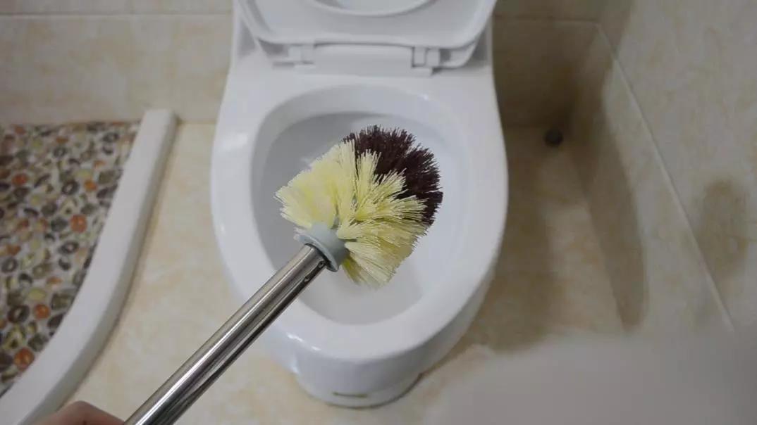 马桶堵塞塑料袋最快的疏通方法,马桶里掉进塑料袋堵住了怎么办