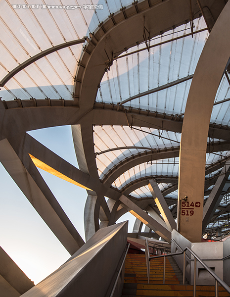 鸟巢国家体育场露天下雨怎么办,鸟巢国家体育场直播