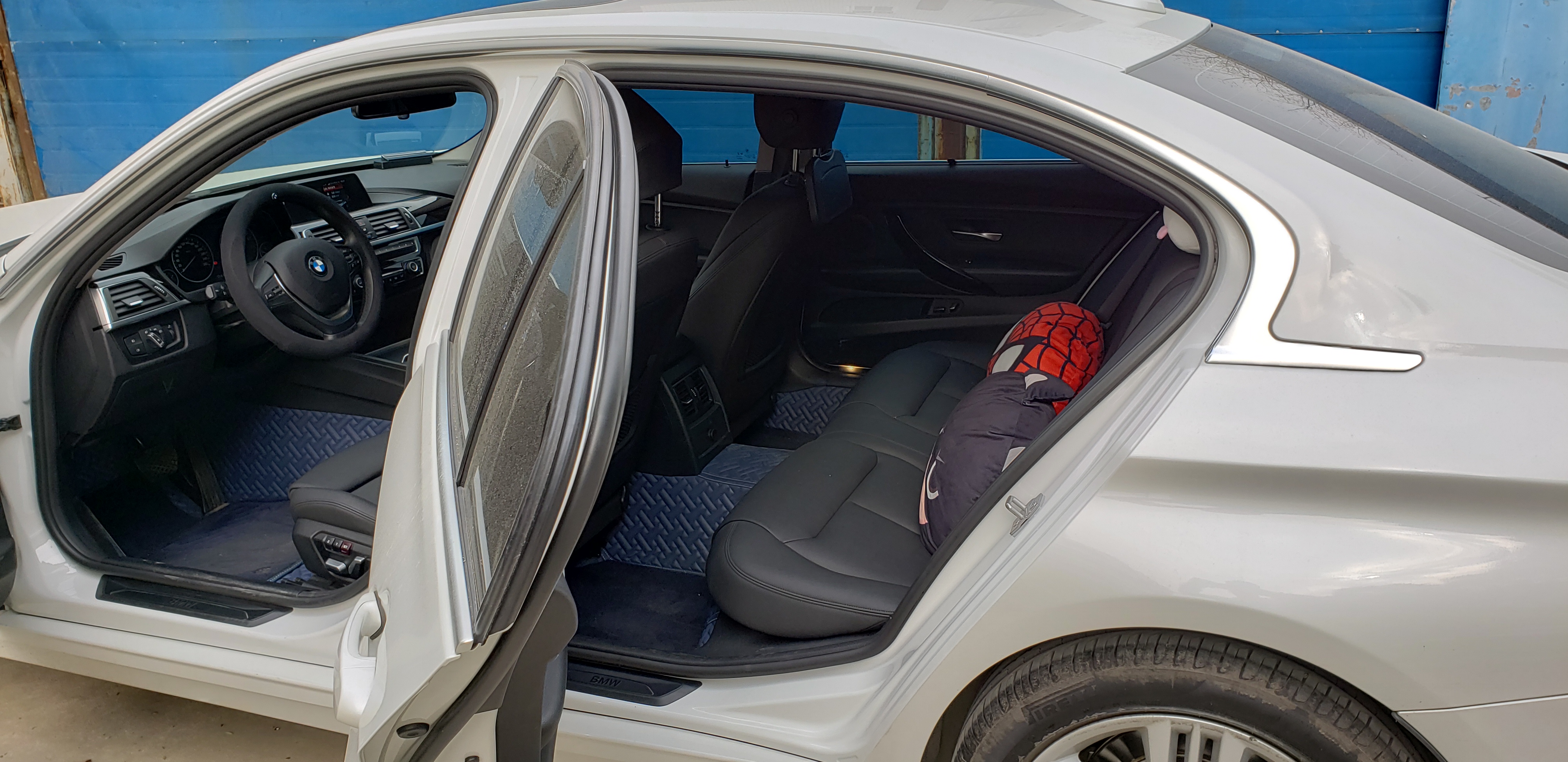 宝马318i跟宝马318li有什么区别,三缸宝马318li百公里加速实测