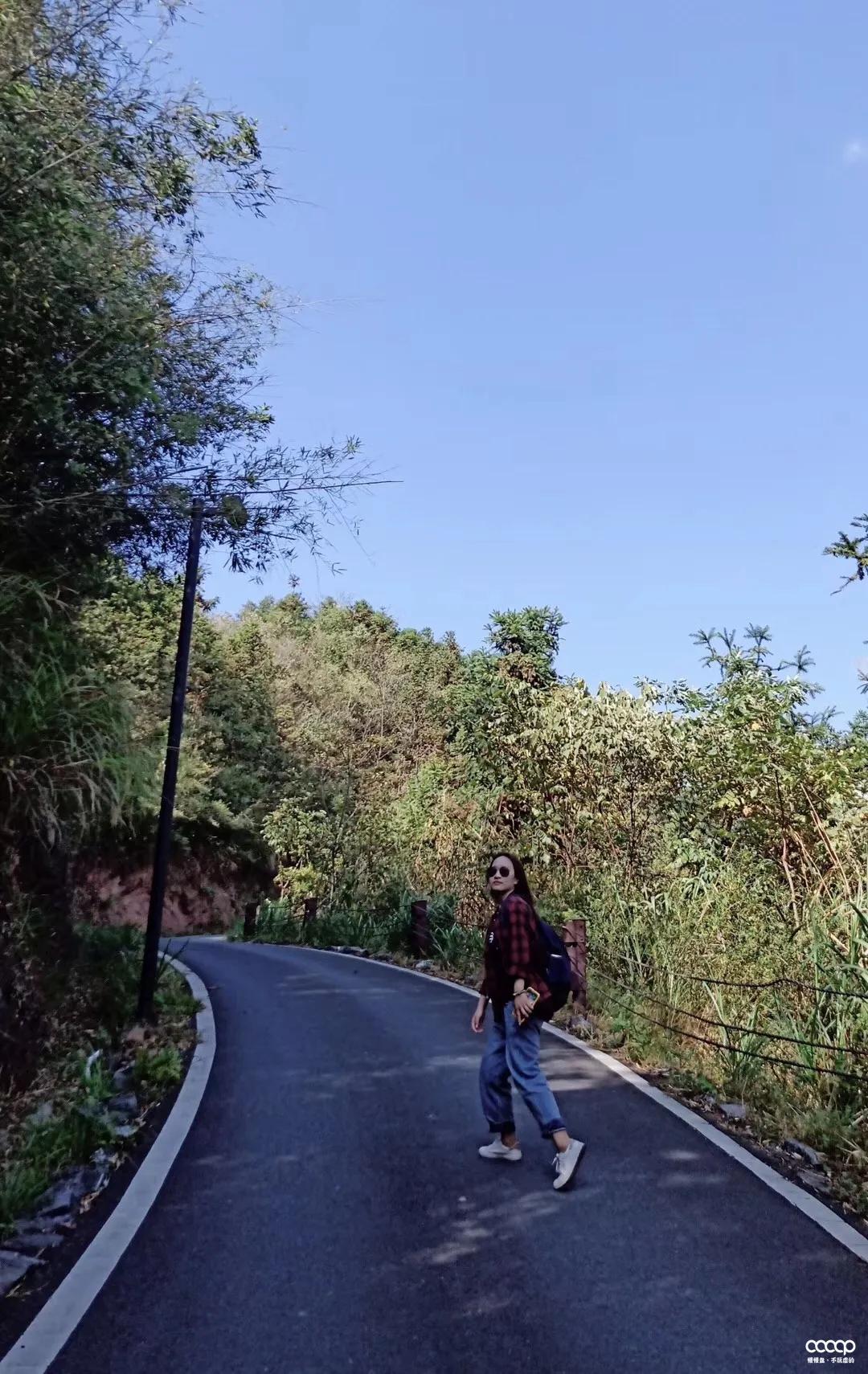 有毒！又一位宝藏小姐姐，玩核桃最爱“马虎”，朋友眼里是奇葩