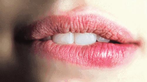 打造水润嘟嘟唇瞬间显小18岁,打造滋润保湿嘟嘟唇