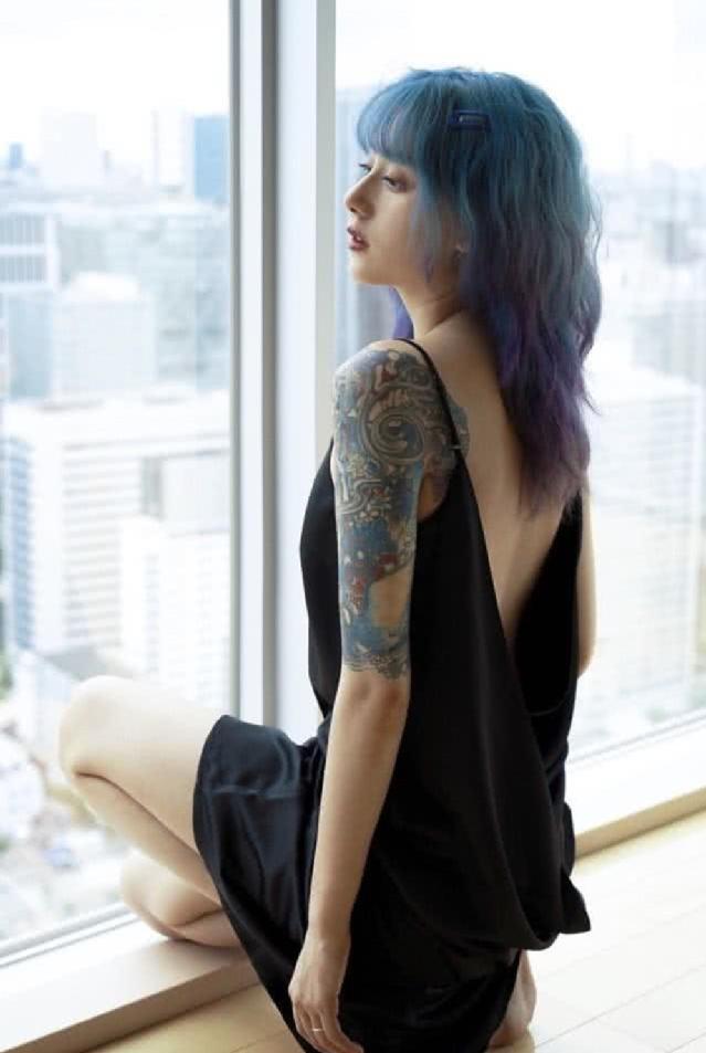 李诞和黑尾酱和好了吗,李诞黑尾酱直播骂客户视频