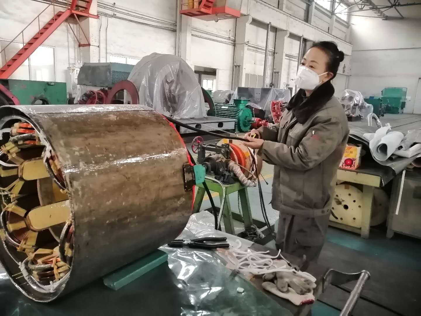 疫情防控不松懈本职工作不放松,疫情防控不松懈全力以赴促生产