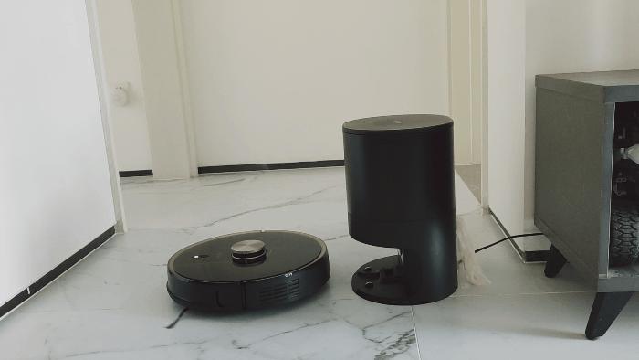 连垃圾都懒得倒，由利扫地机器人评测：垃圾自动收集，一月一次