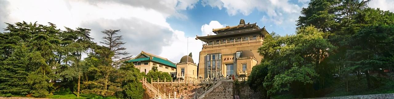 武汉大学和华中科技大学，985高校，实力依旧强，考上不简单