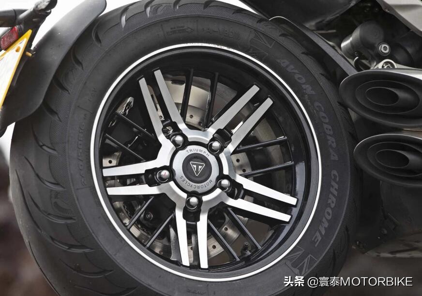 最新款凯旋火箭3r,凯旋火箭2018款