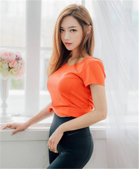 韩国嫩模厚嘴唇,韩国嫩模健身图片