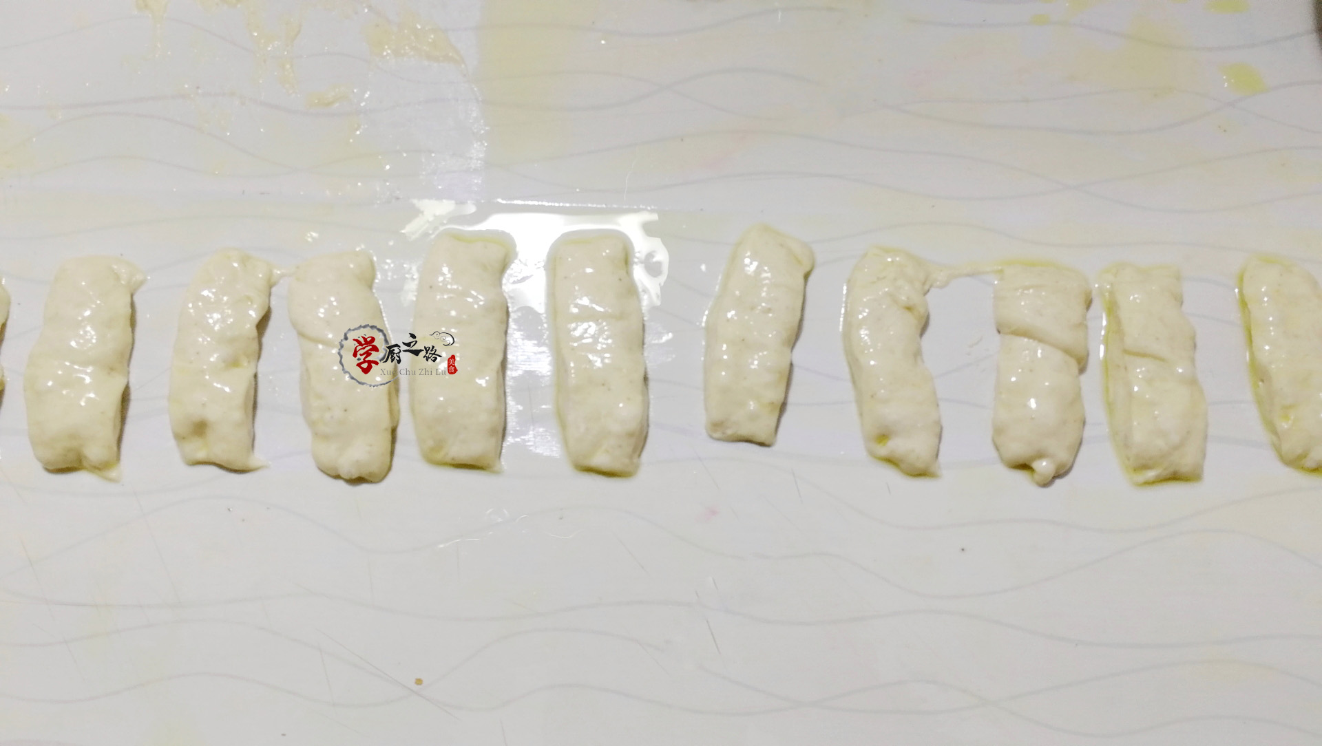 油条怎么做酥脆松软500克面粉隔夜,油条最简单的做法1千克面粉